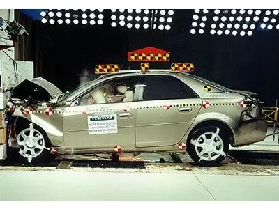 研華工控機(jī)數(shù)據(jù)采集，讓汽車碰撞測(cè)試“靠譜”