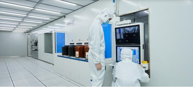 國產首臺！萬業企業：高能離子注入機通過客戶驗證 芯片制造關鍵一環